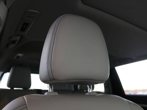 Used 2019 Toyota Highlander XLE image 37