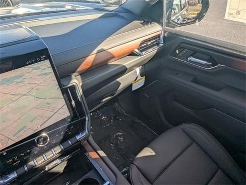 New 2026 GMC Yukon XL Denali image 16