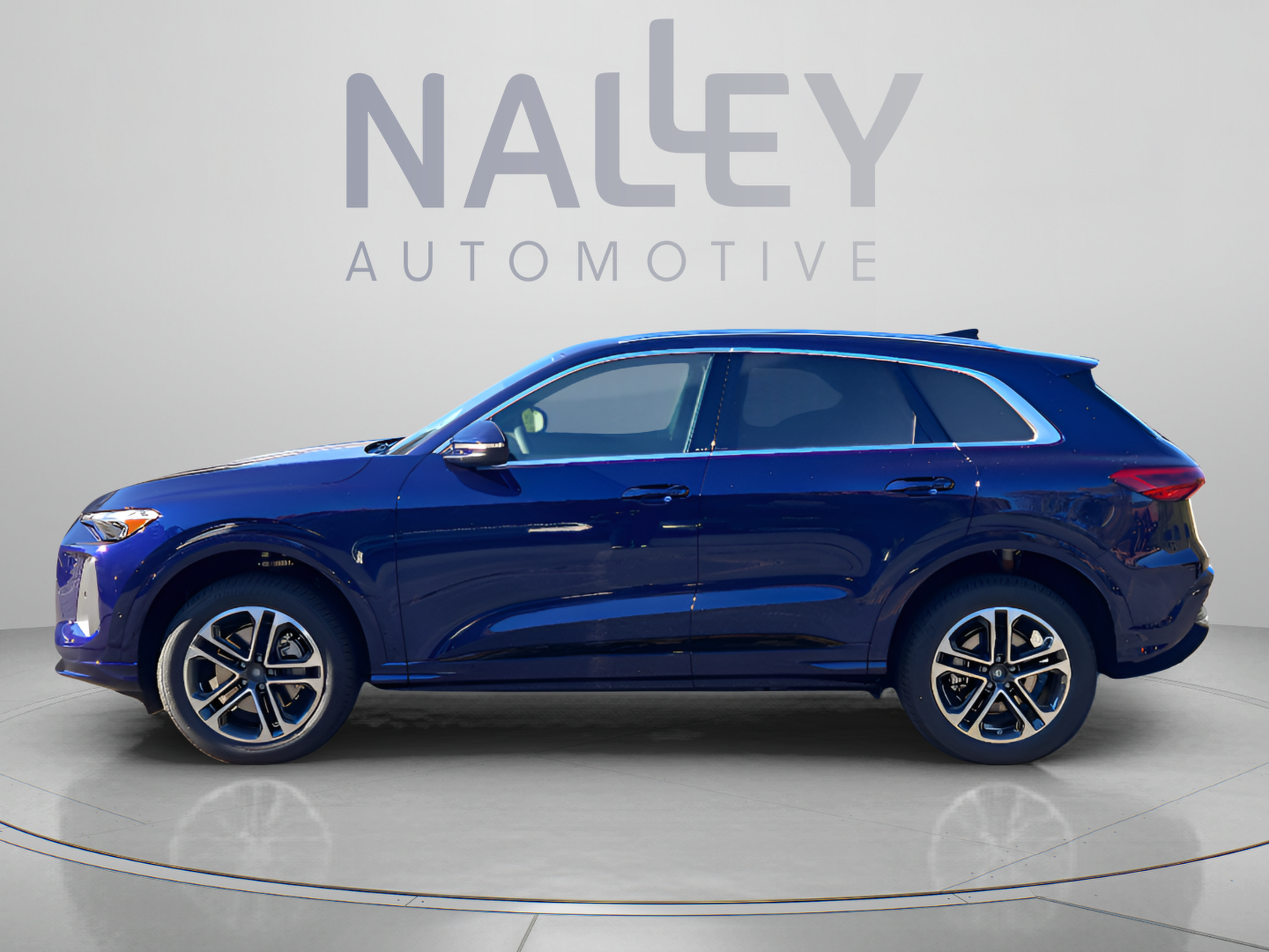 Used 2025 Audi Q5 Premium w/ Convenience Package AWD/4WD image 4