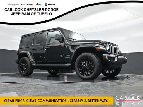 Used 2025 Jeep Wrangler Sahara AWD/4WD image 32