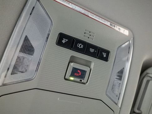 Used 2020 Toyota RAV4 XLE image 22