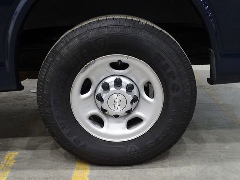 Used 2016 Chevrolet Express 2500 image 29