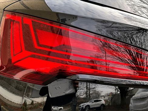 Used 2025 Audi Q5 2.0T Premium w/ Convenience Plus Package image 23