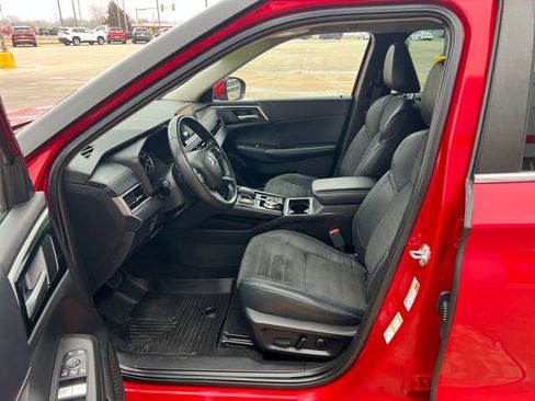 Used 2023 Mitsubishi Outlander SE image 9