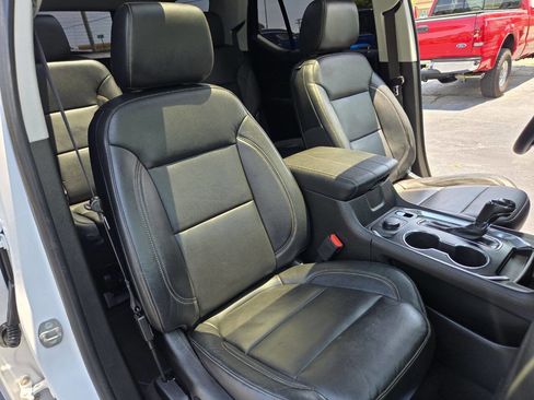 Used 2019 Chevrolet Traverse LT w/ LT Premium Package FWD image 54