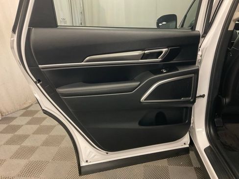 Used 2025 Kia Telluride S AWD/4WD image 36