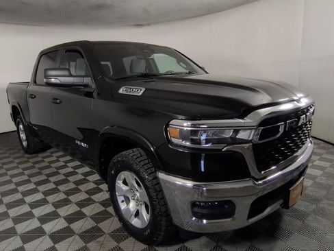 Certified 2025 RAM 1500 Big Horn AWD/4WD image 3