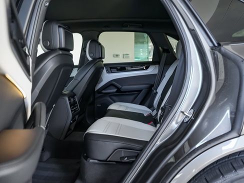 New 2026 Porsche Cayenne E-Hybrid image 25