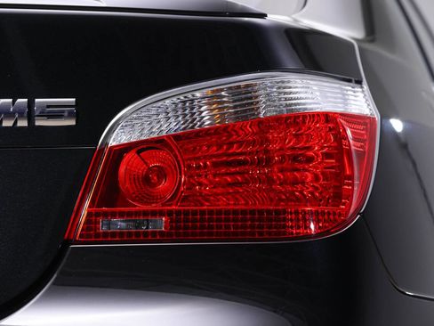 Used 2006 BMW M5 image 24