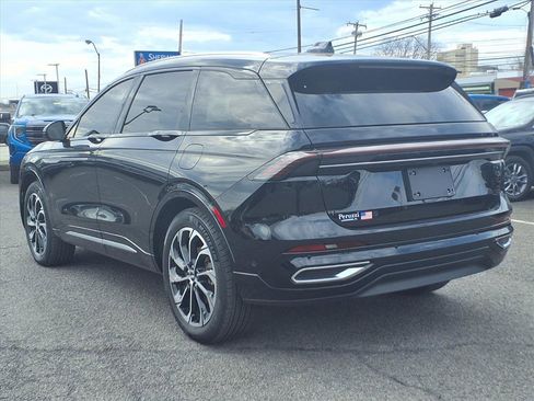 Used 2024 Lincoln Nautilus Reserve w/ Equipment Group 202A image 6