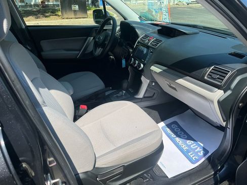 Used 2017 Subaru Forester 2.5i Premium AWD/4WD image 18