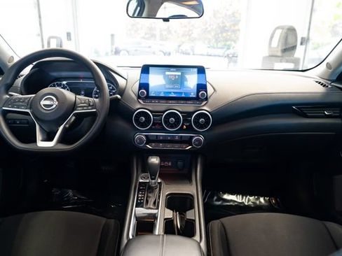 Used 2024 Nissan Sentra SV FWD image 9
