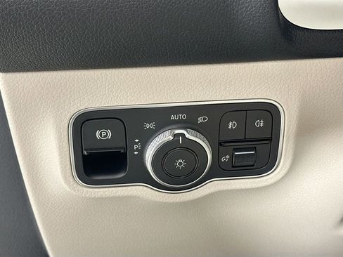 New 2026 Mercedes-Benz GLB 250 image 10