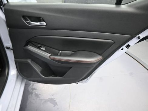 Used 2024 Nissan Altima 2.5 SR FWD image 15