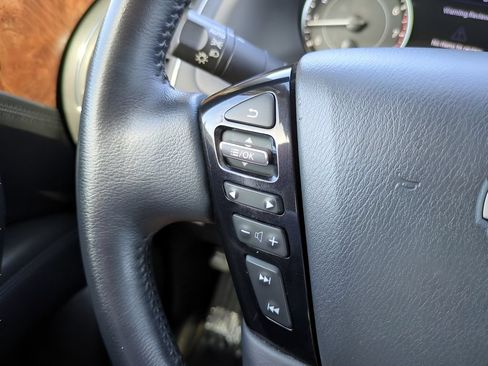 Used 2024 Nissan Armada SL w/ Captain's Chairs Package AWD/4WD image 21