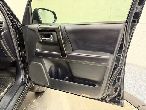 Used 2018 Toyota 4Runner TRD Off-Road Premium image 25