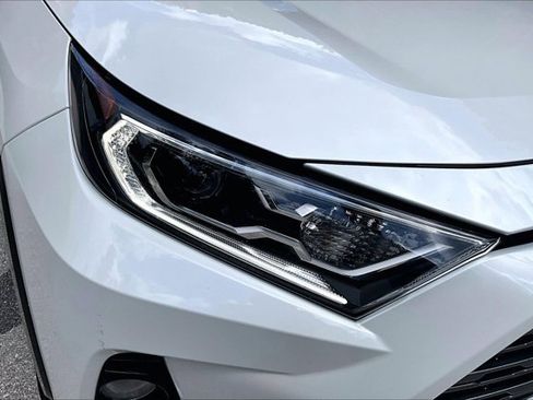 Used 2020 Toyota RAV4 XSE AWD/4WD image 32