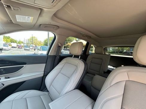 New 2025 Lincoln Nautilus Premier w/ Equipment Group 102A image 17