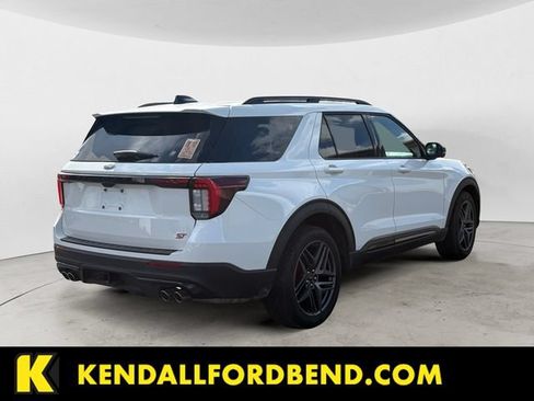 Certified 2025 Ford Explorer ST AWD/4WD image 5