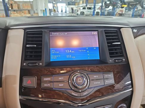 Used 2012 INFINITI QX56 4WD w/ Deluxe Touring Pkg image 28