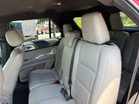 Used 2012 Ford Explorer XLT FWD image 32