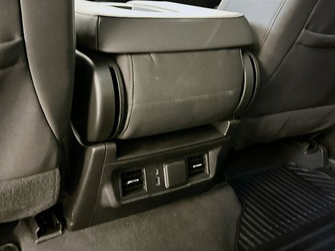 Used 2023 GMC Sierra 1500 Elevation image 28