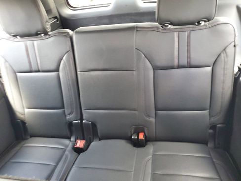 Used 2024 Chevrolet Suburban RST RWD image 23