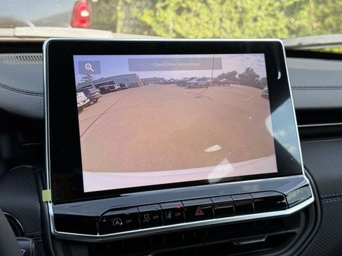 New 2026 Jeep Compass Latitude image 23