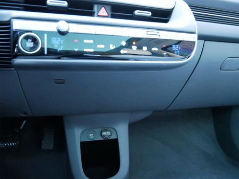 Used 2024 Hyundai Ioniq 5 Limited image 20