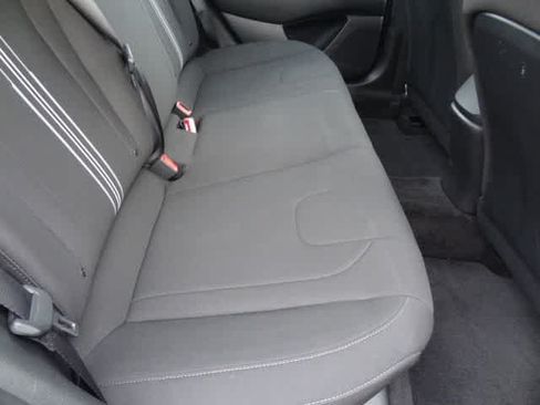 Used 2023 Hyundai Elantra SEL w/ Convenience Package FWD image 9