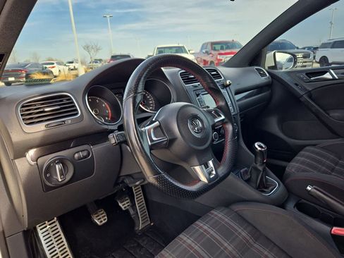 Used 2011 Volkswagen GTI 4-Door image 2
