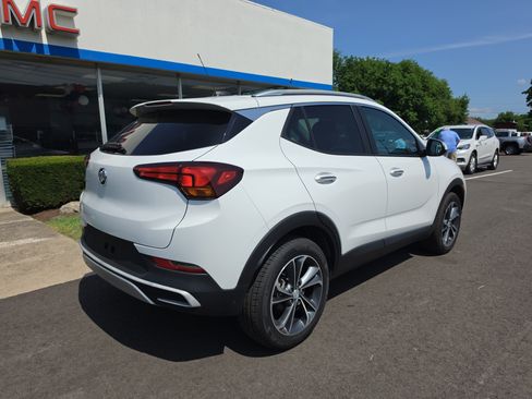Used 2022 Buick Encore GX Select AWD/4WD image 3