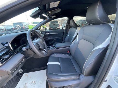 Used 2025 Toyota Camry Hybrid image 20