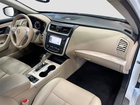 Used 2016 Nissan Altima 2.5 SL w/ 2.5 Technology Package image 31