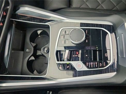 Used 2024 BMW X6 xDrive40i w/ Premium Package image 56