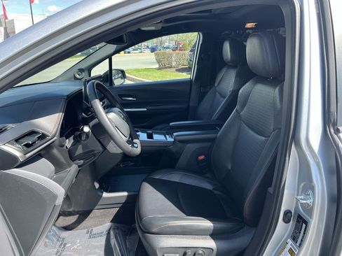 Used 2023 Toyota Sienna XSE w/ XSE Plus Package AWD/4WD image 13