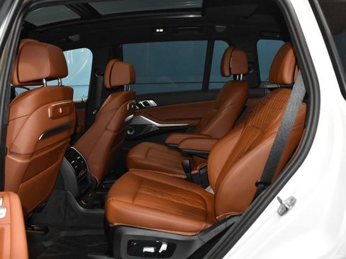 Used 2025 BMW X7 M60i AWD/4WD image 21
