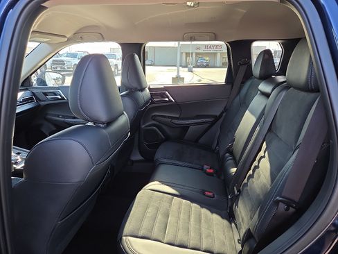 Used 2024 Mitsubishi Outlander SE AWD/4WD image 9