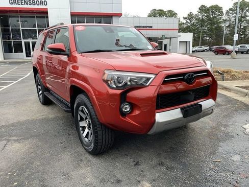 Certified 2022 Toyota 4Runner TRD Off-Road Premium image 2