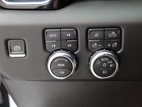 Used 2024 GMC Sierra 2500 Denali w/ Denali Reserve Package image 34