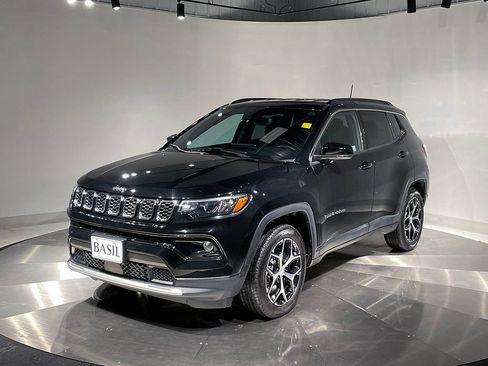 Used 2024 Jeep Compass Limited image 8