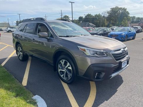Used 2021 Subaru Outback Limited image 3