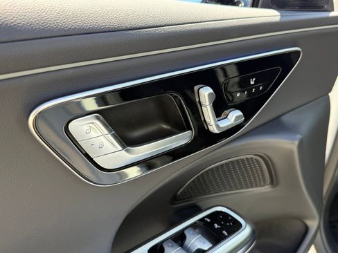 Used 2025 Mercedes-Benz E 350 Sedan image 24