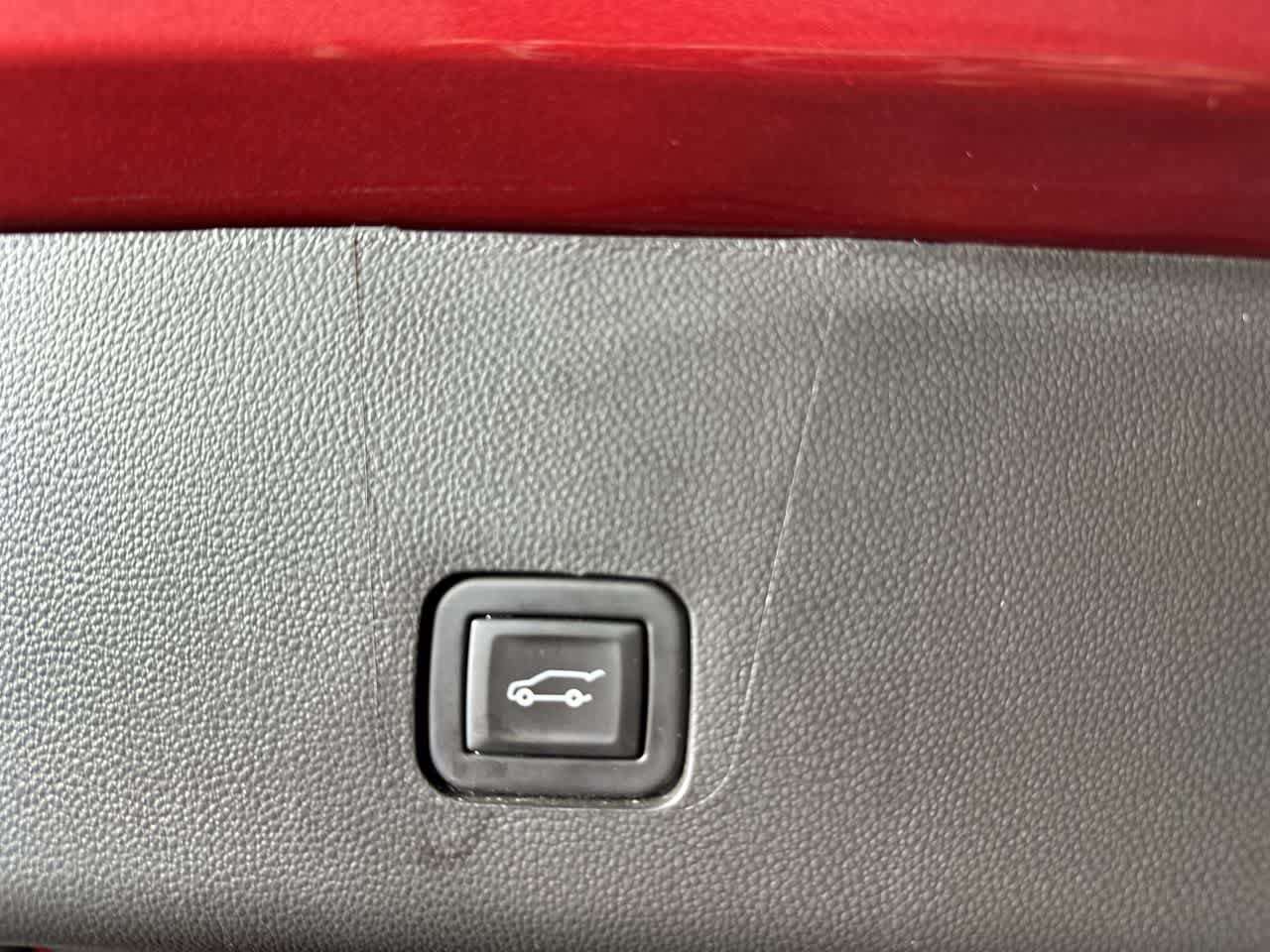 Used 2023 Chevrolet Traverse LT FWD image 26