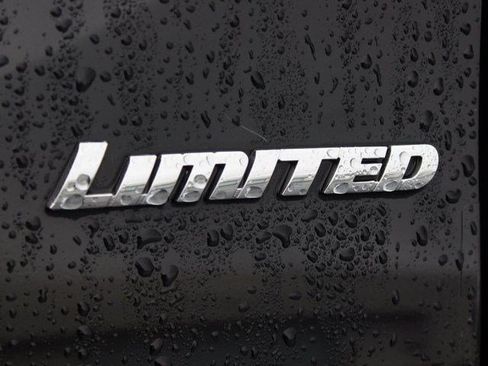 Used 2022 Toyota Tacoma Limited image 20