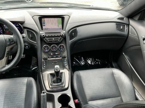 Used 2016 Hyundai Genesis Coupe 3.8 RWD image 16