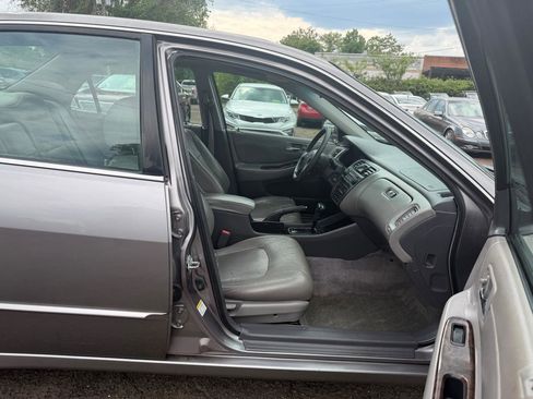 Used 2000 Honda Accord EX image 12