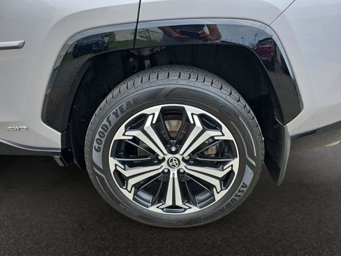 Used 2021 Toyota RAV4 XSE w/ Premium Package AWD/4WD image 40