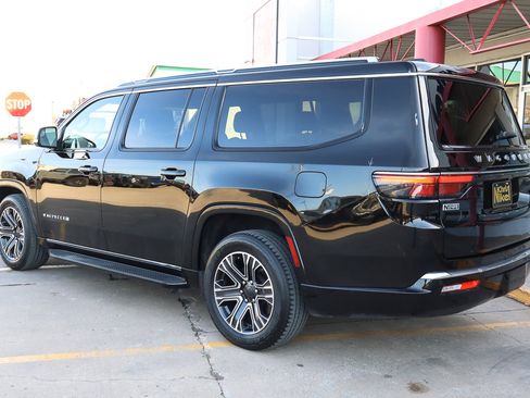 Used 2024 Jeep Wagoneer L Series II image 6