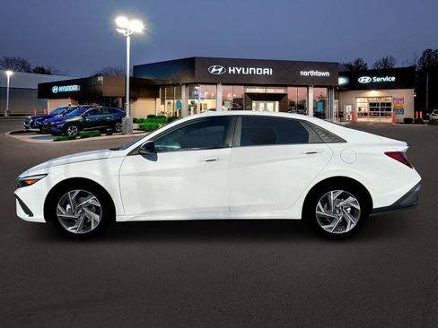 New 2025 Hyundai Elantra Sport image 3